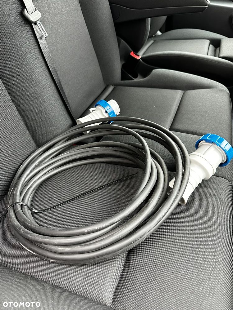 Mercedes-Benz Sprinter - 24