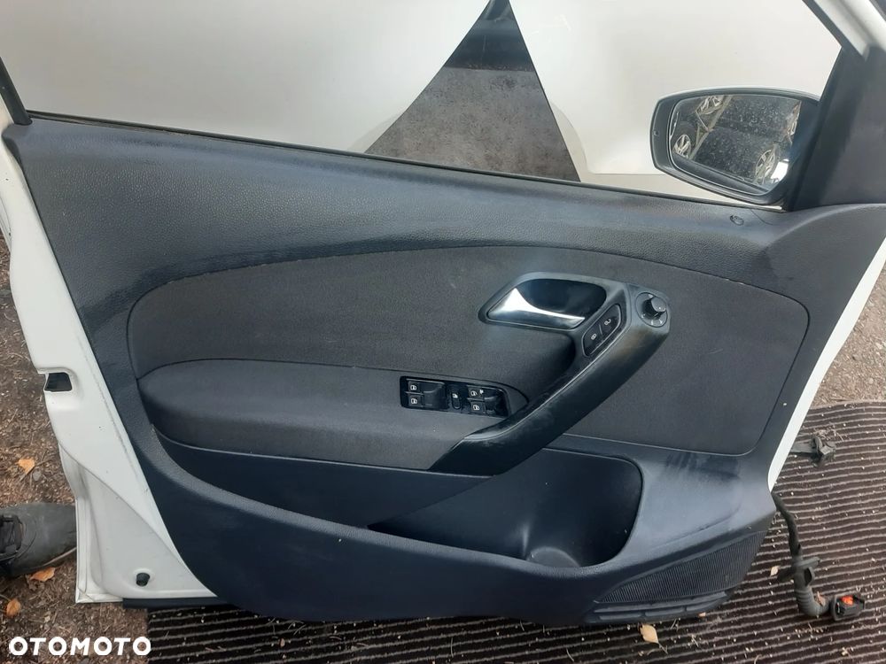 LUSTERKO Volkswagen Polo V 6R lewe białe LB9A 6 PIN - 2