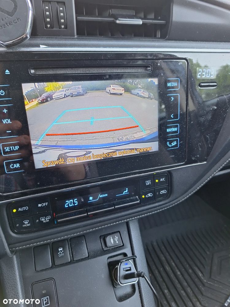 Toyota Auris Hybrid 135 Premium - 14