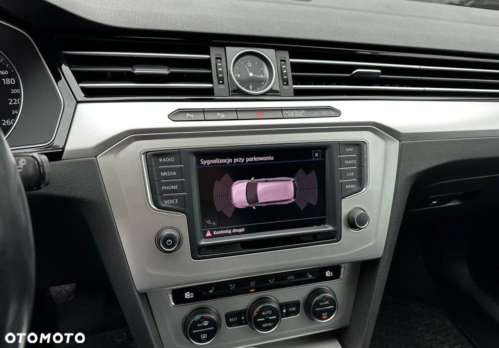 Volkswagen Passat - 14