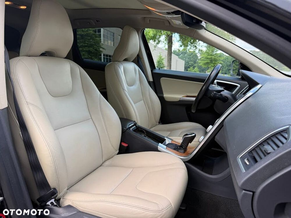 Volvo XC 60 T6 AWD Drive-E Momentum - 14