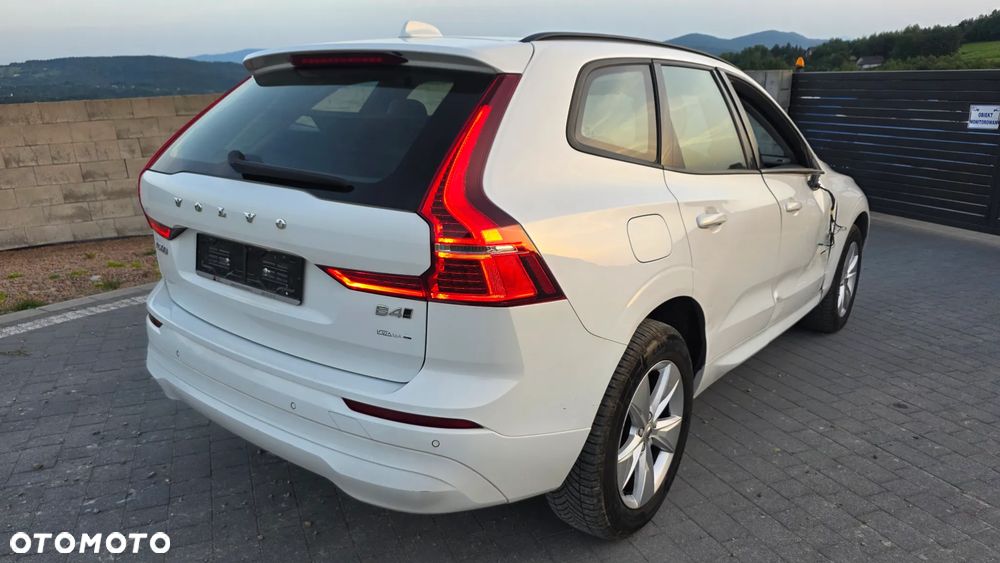 Volvo XC 60 B4 D AWD Momentum - 4