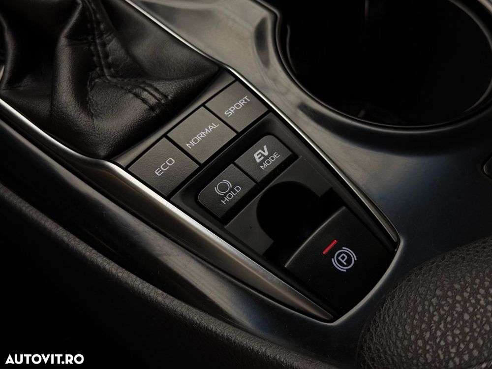 Toyota Camry - 13