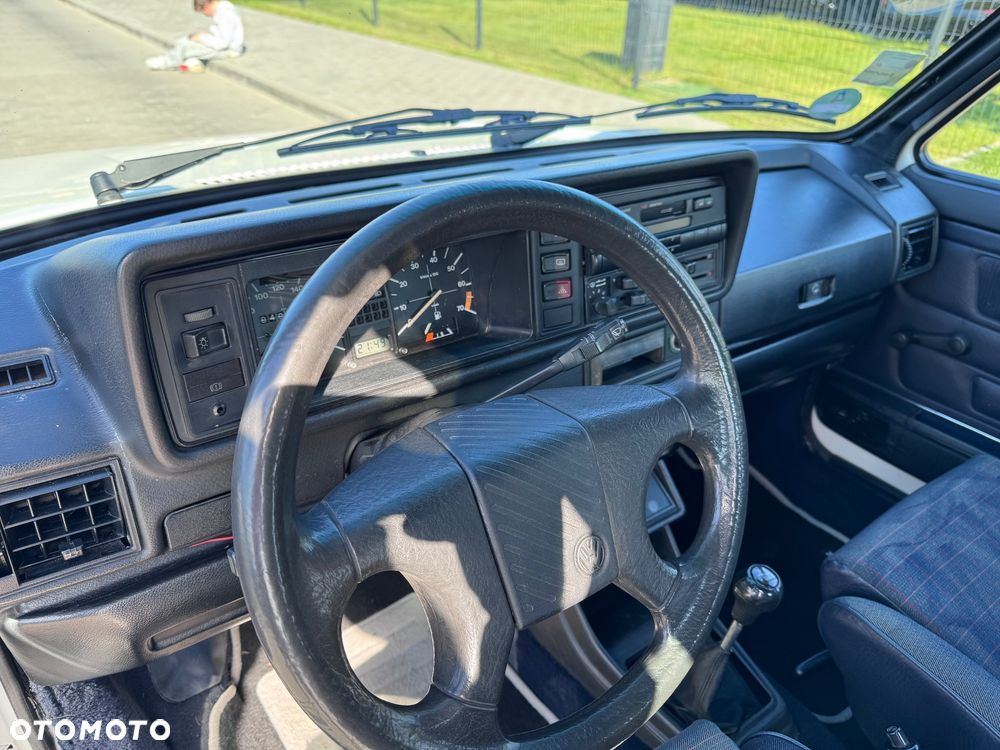 Volkswagen Golf - 6