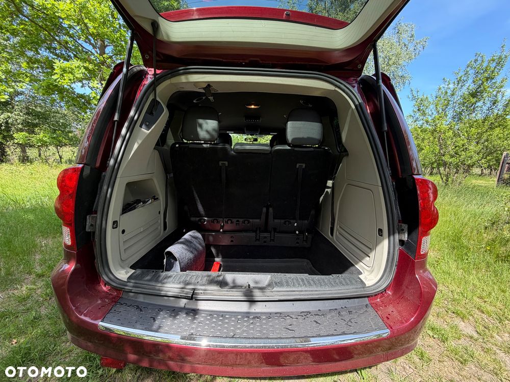 Dodge Grand Caravan - 9