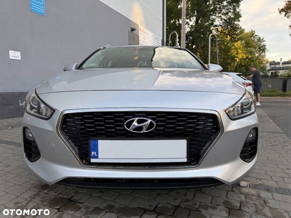 Hyundai i30 1.6 CRDi Classic + - 17