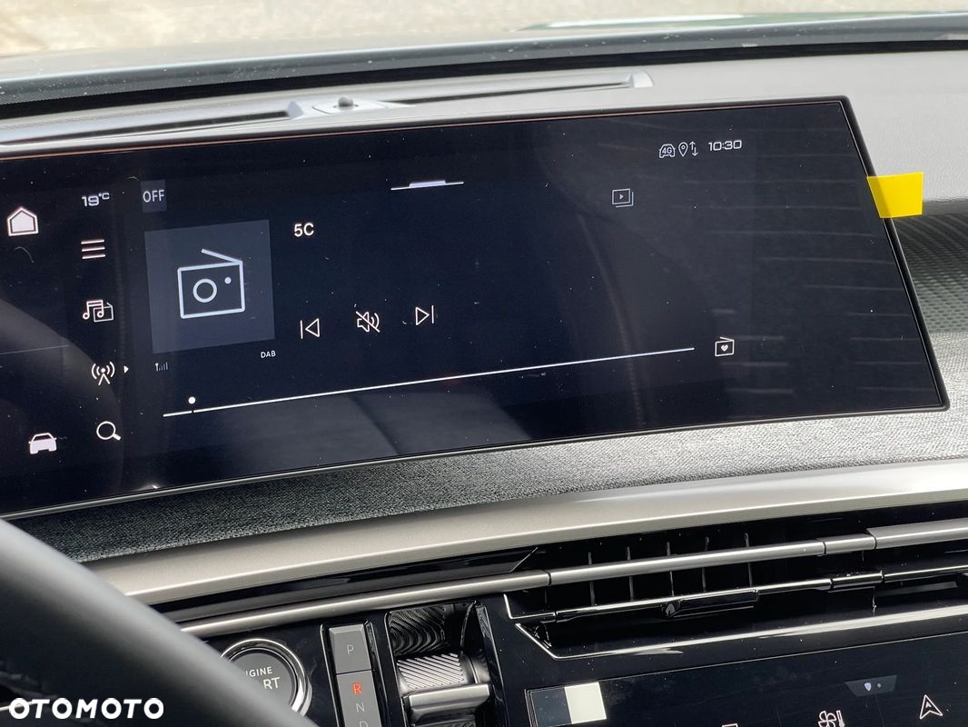 Peugeot 5008 1.2 PureTech mHEV Allure S&S e-DCS6 - 23