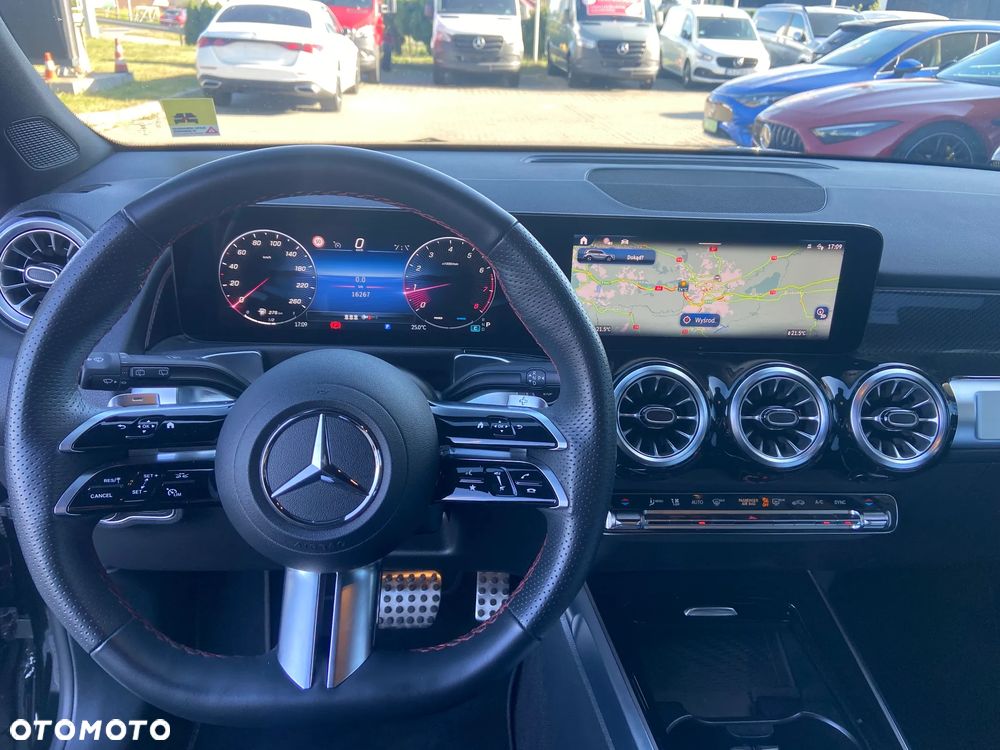 Mercedes-Benz GLB 200 AMG Line 7G-DCT - 11