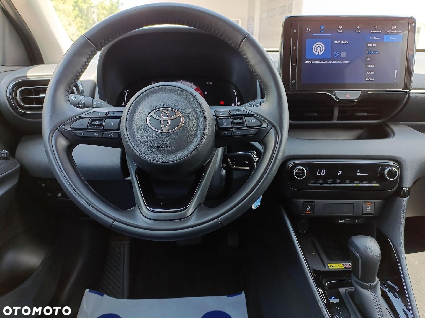 Toyota Yaris Hybrid 1.5 Style - 19