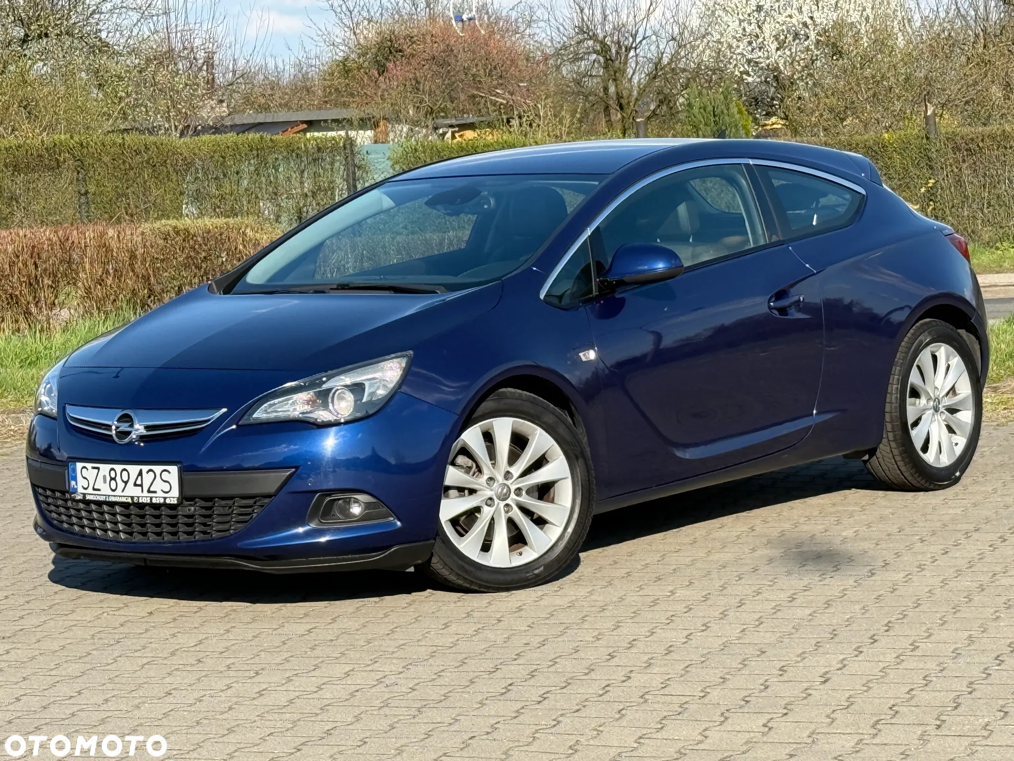 Opel Astra IV GTC 1.6 CDTI Enjoy S&S - 2