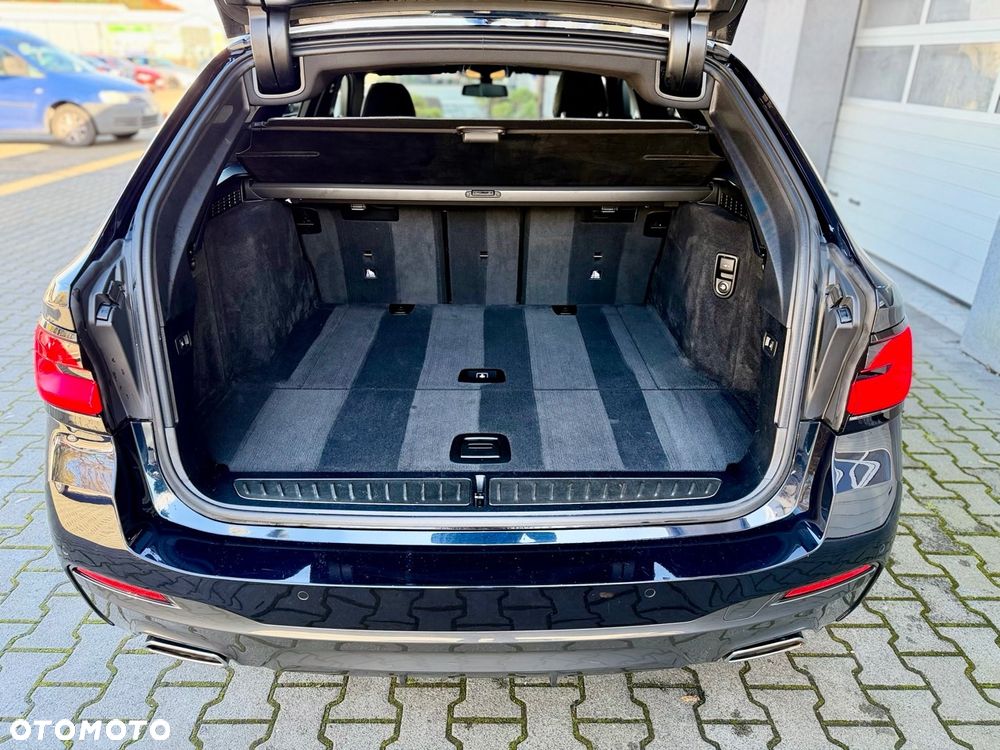 BMW Seria 5 520d xDrive Touring M Sport Edition - 31