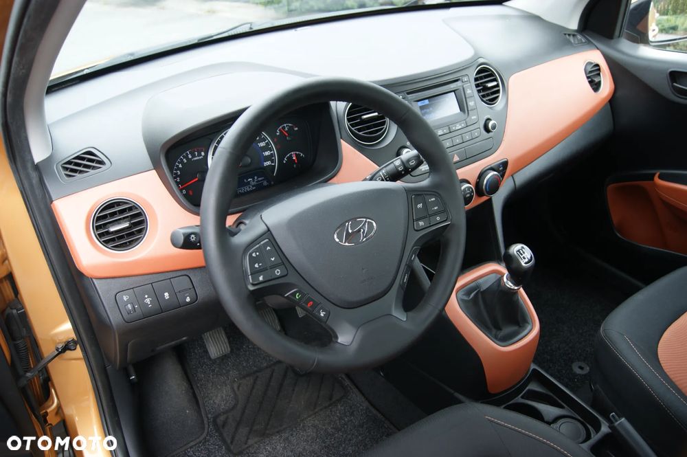 Hyundai i10 1.2 Fifa World Cup Edition - 7