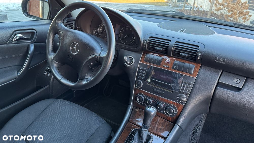 Mercedes-Benz Klasa C 180 T Kompressor Automatik Classic - 11