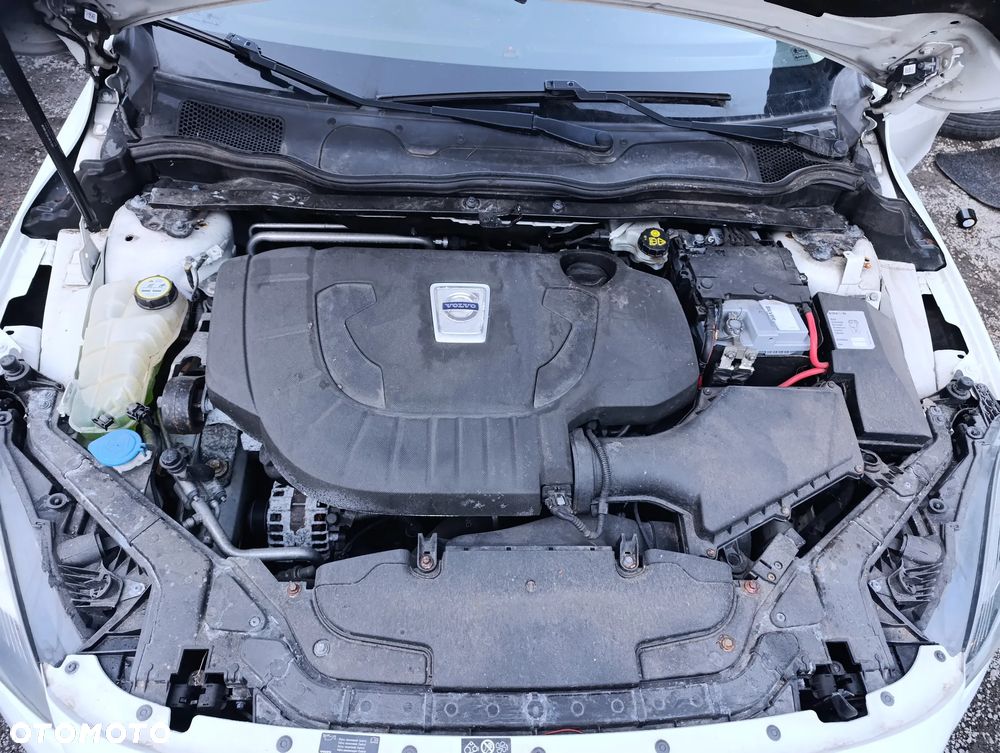 Volvo V40 D3 You - 18