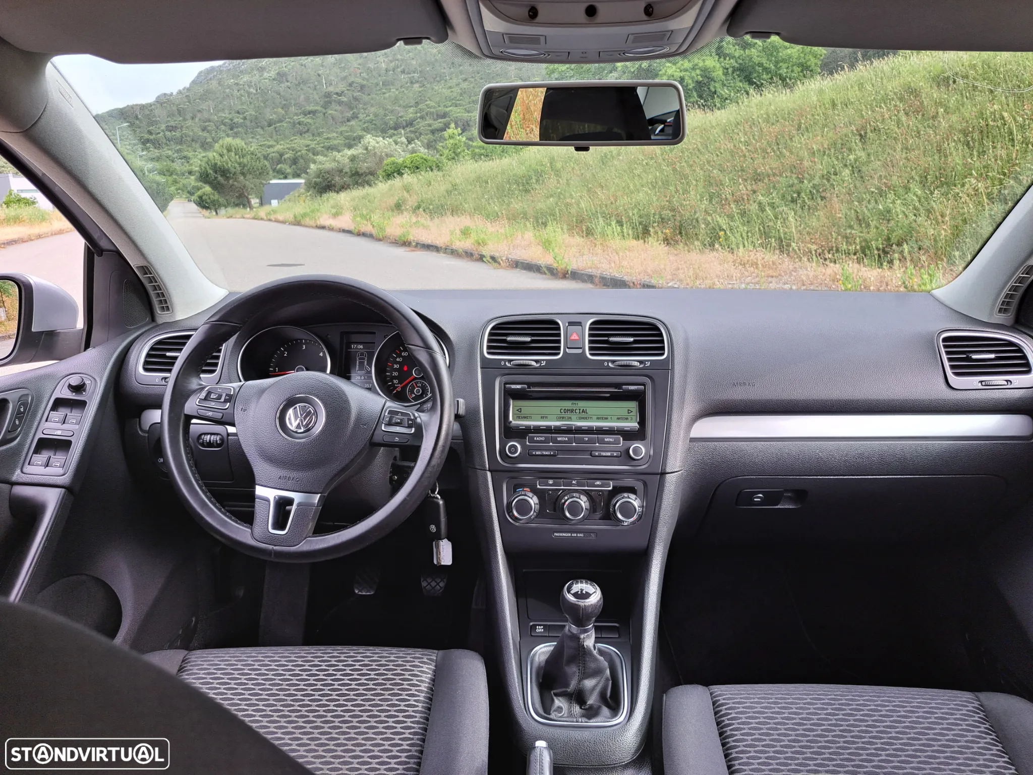 VW Golf 2.0 TDi Confortline - 3