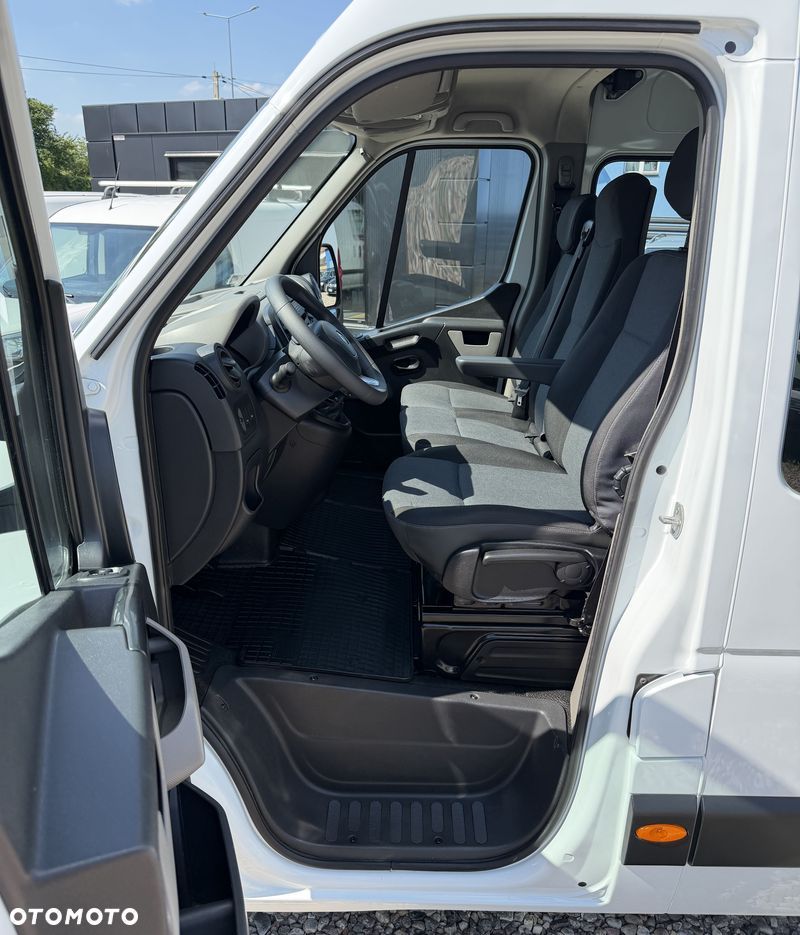 Renault MASTER MAXI L3H2 DOKA 7os. ORYGINAŁ CARPOL VAN MINIBUS Duża Ładowność 1205kg Zabudowa paki+ półki modułowe Bott, Trwały MOCNY SILNIK 2.3dCi 130KM Rozrząd na Łańcuchu! Zabudowa z wnęką na transport el. do 3700mm! Niski udokumentowany przebieg tylko 107tys.km SERWIS ASO RENAULT - 29