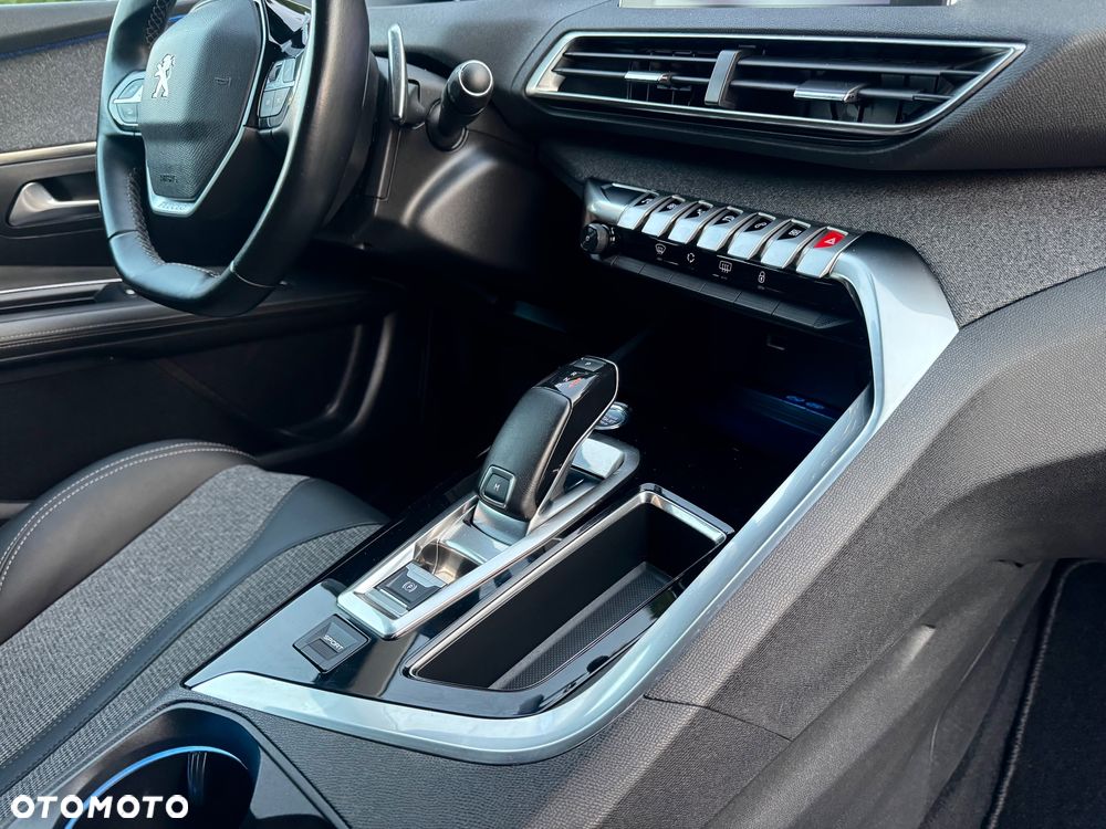 Peugeot 3008 1.5 BlueHDi Active S&S EAT8 - 28