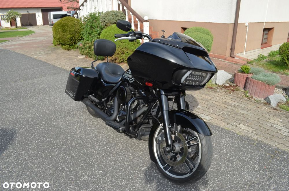 Harley-Davidson Touring Street Glide - 36