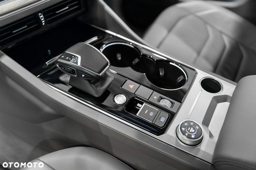 Volkswagen Touareg - 24