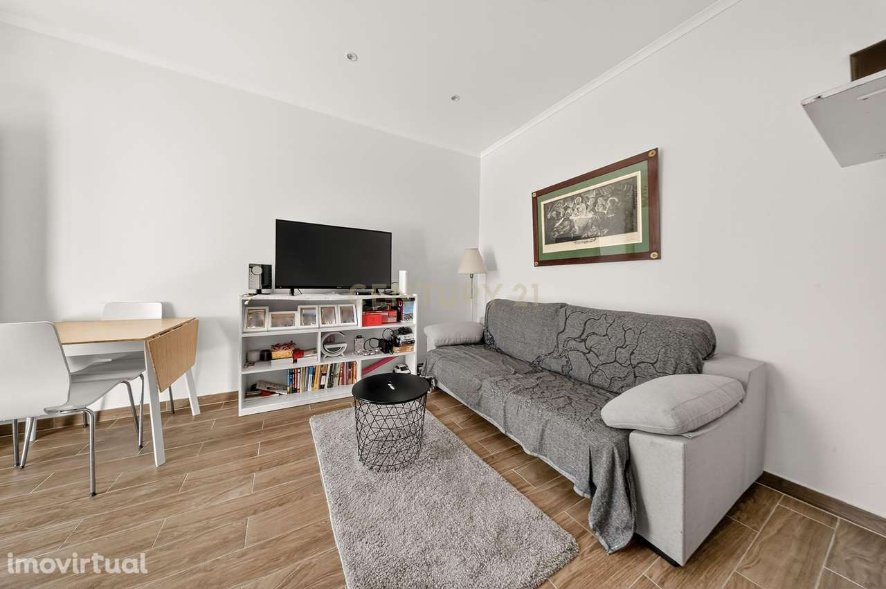 Apartamento Renovado T2 com Terraço em Marvila  -  Lisboa - Grande imagem: 3/17