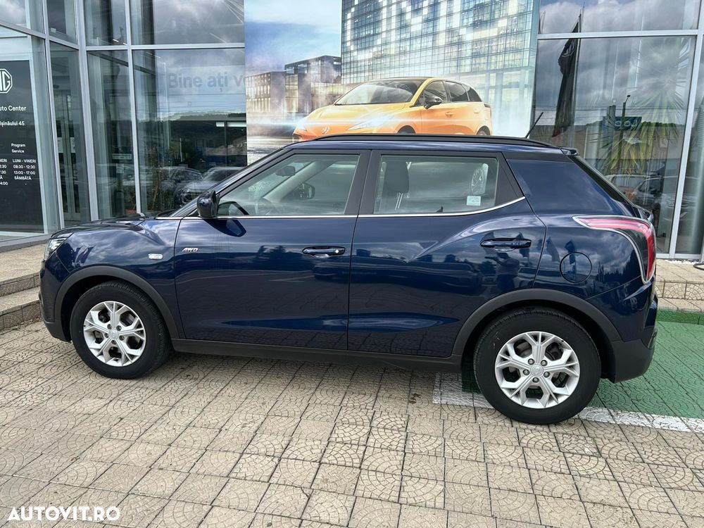 SsangYong Tivoli 1.5 T-GDi 4WD Automatik Black - 7