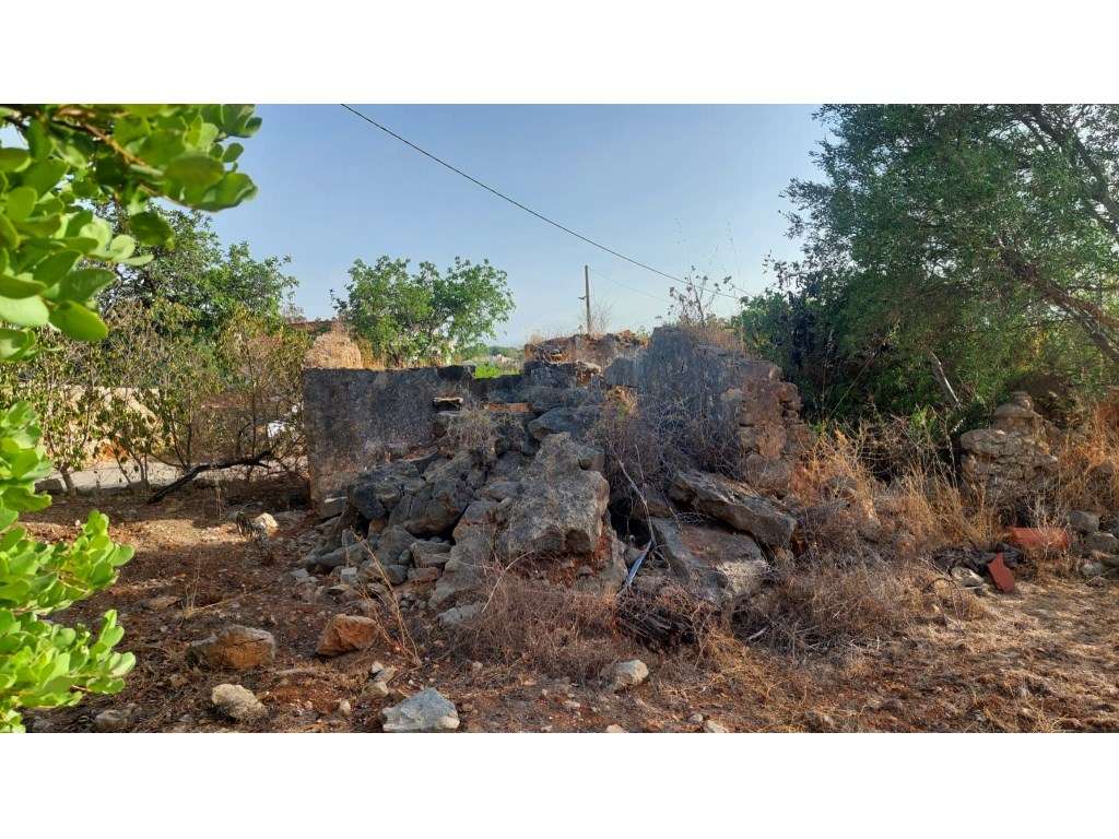 Terreno com ruina em Estoi, Faro, Algarve - Grande imagem: 3/13