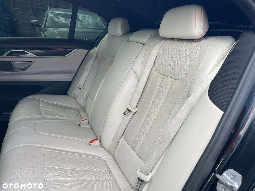BMW Seria 7 750d xDrive - 11