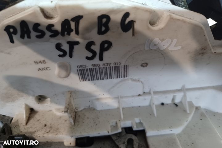 Broasca usa spate stanga 05D-5E0839015 Volkswagen VW Passat B6 [2005 - 2