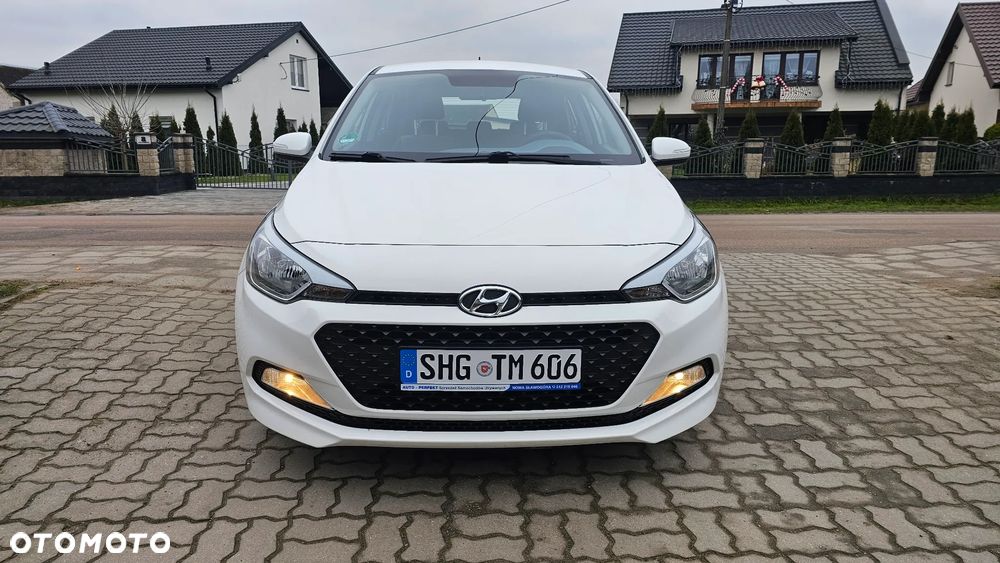 Hyundai i20 1.2 FIFA WM Edition - 3