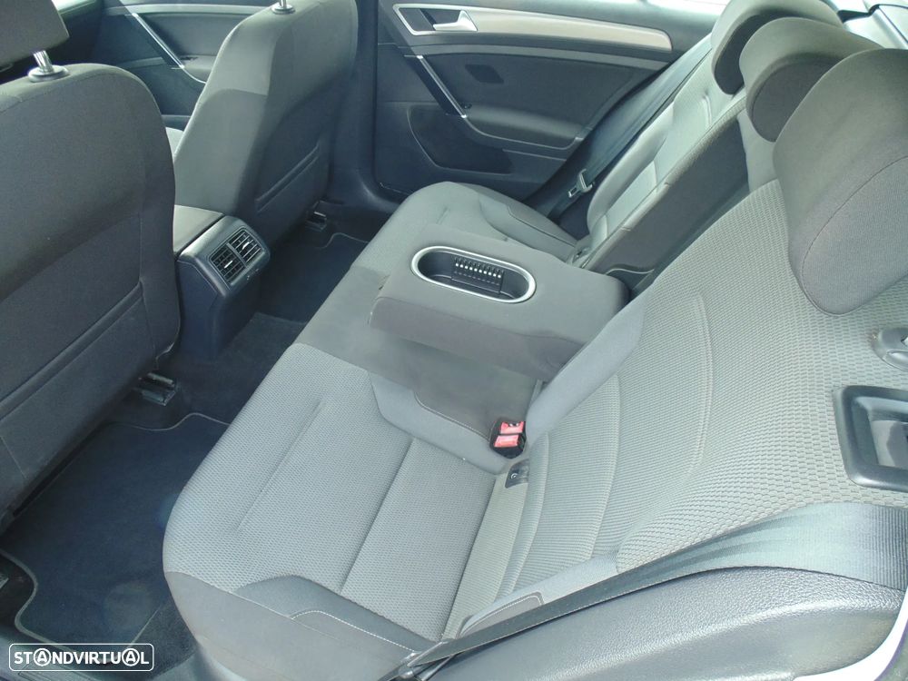 VW Golf Variant 1.6 TDi GPS Edition - 17