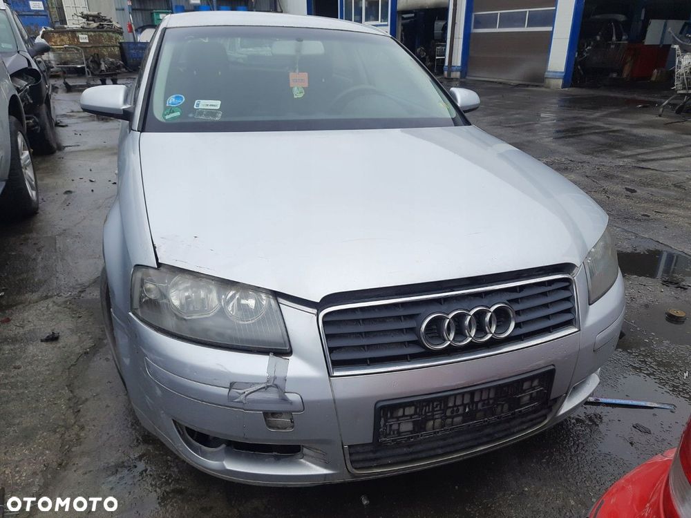 Audi A3 8P 1,9 TDI 105KM 77KW 2003-2012 R 3 DRZWI LAK Y7W CZĘŚCI - 1