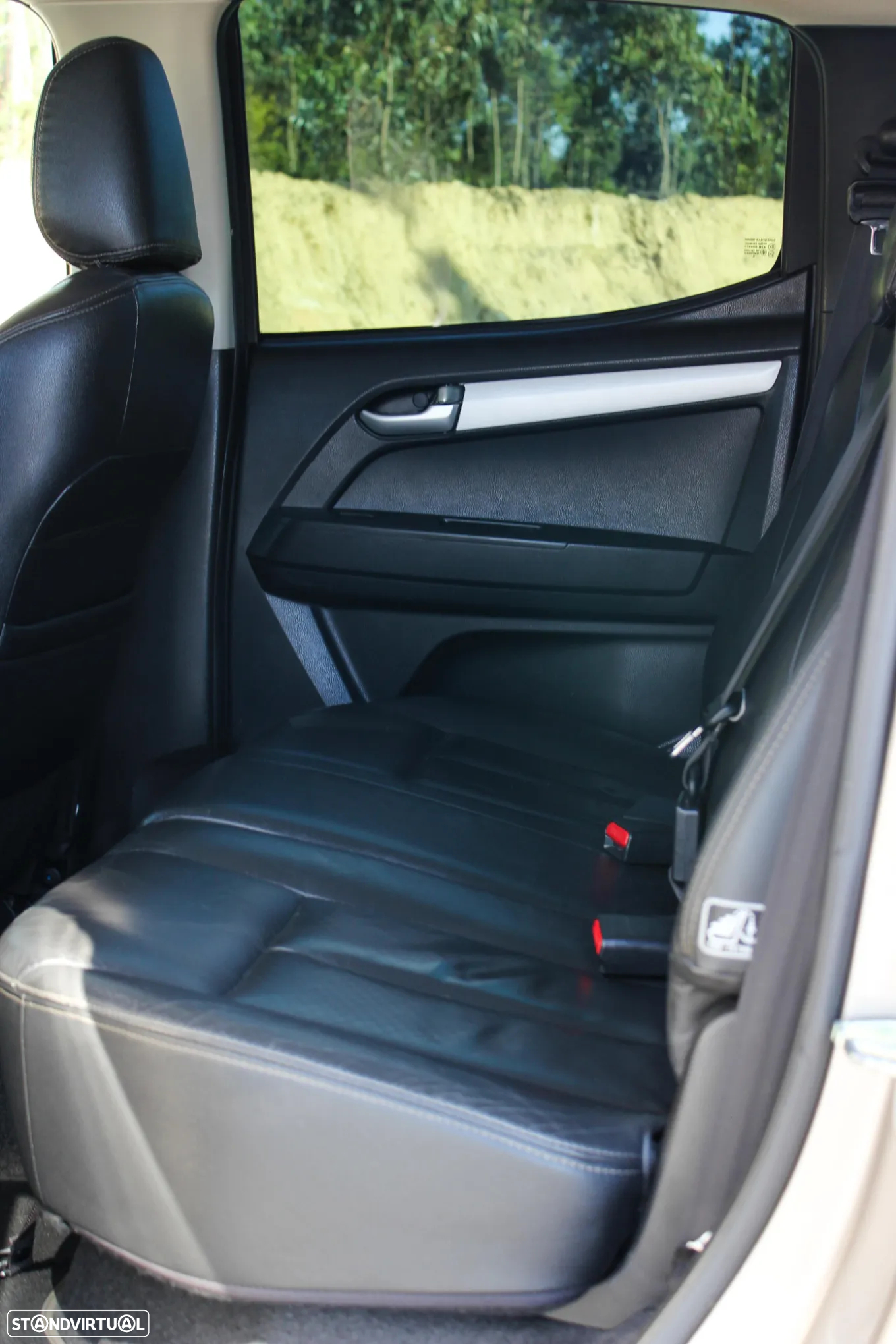 Isuzu D-Max 2.5 DTi CD 4WD LS Sport Edition - 17