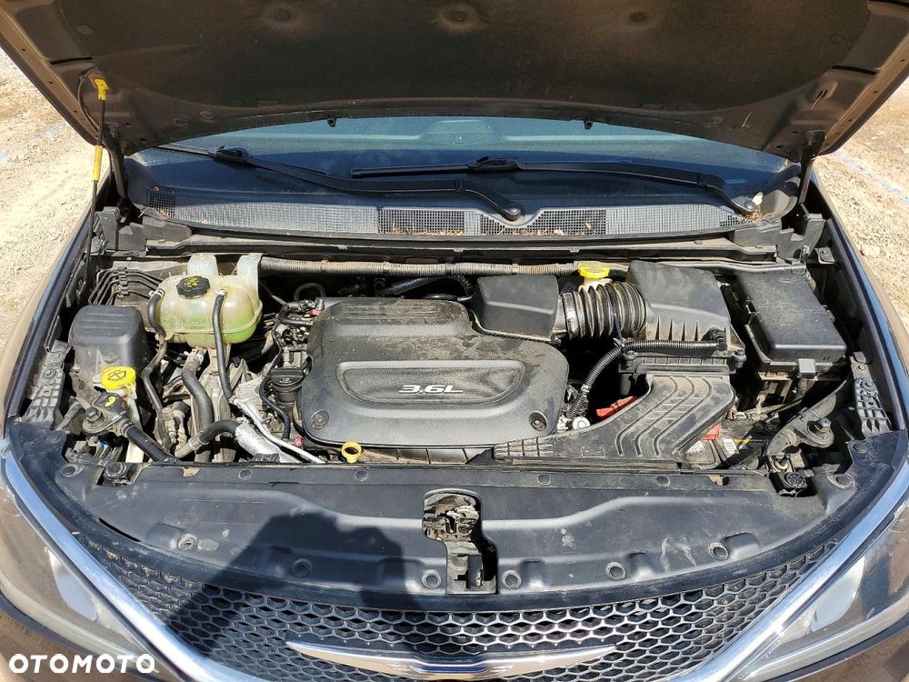 Chrysler Pacifica - 11