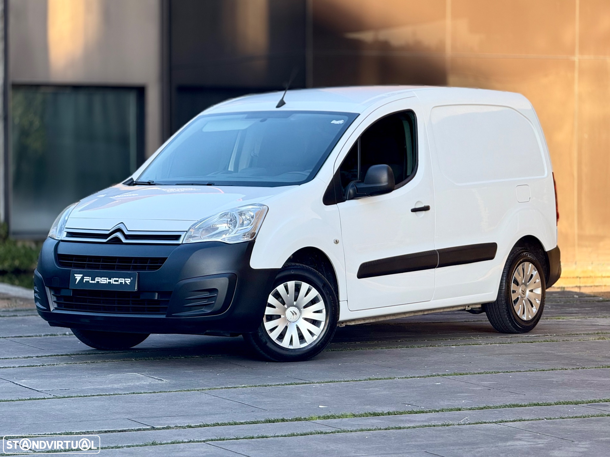 Citroën Berlingo 3lugares AUTOMÁTICA - 7