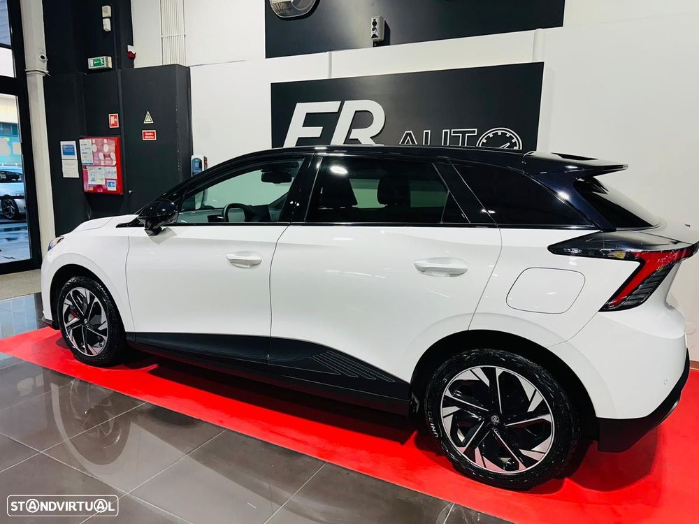 MG MG4 64 kWh Luxury - 12