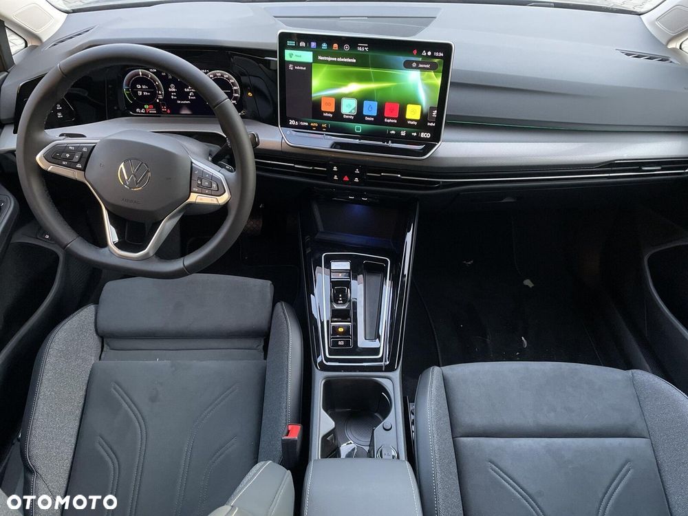 Volkswagen Golf - 26
