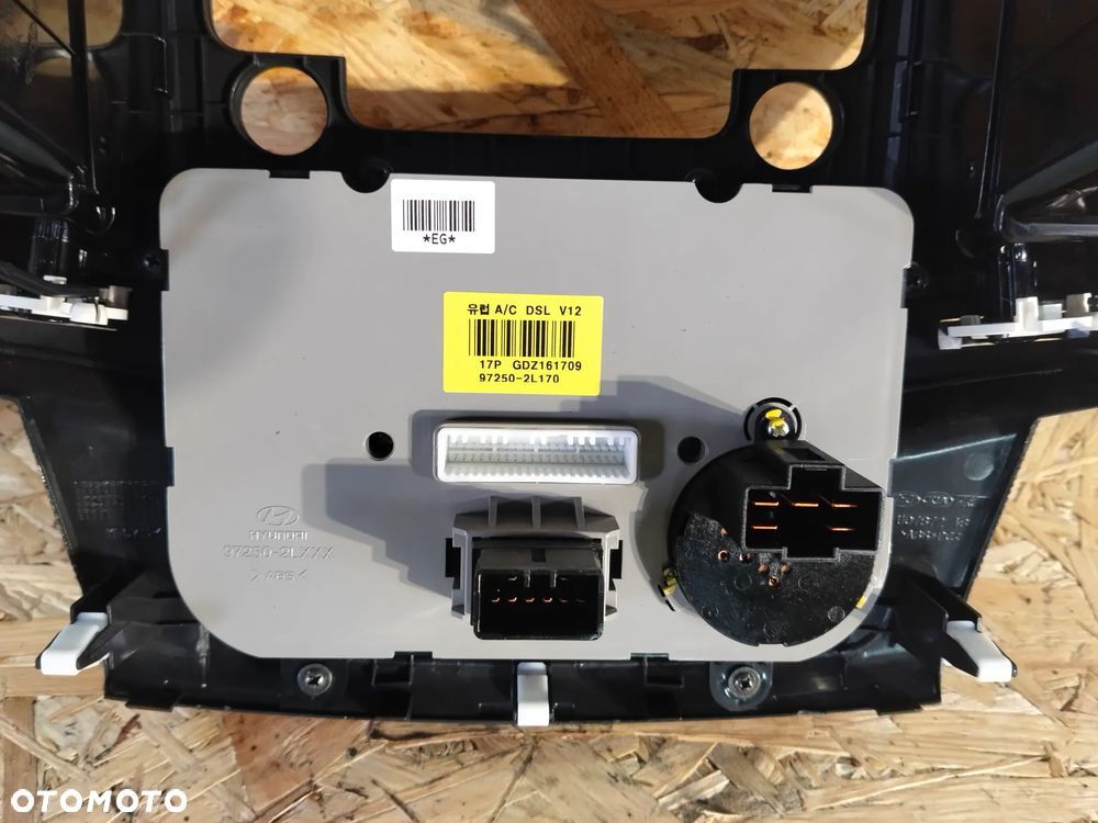PANEL ŚRODKOWY KLIMATYZACJI HYUNDAI I30 CZARNY LIFT - 8