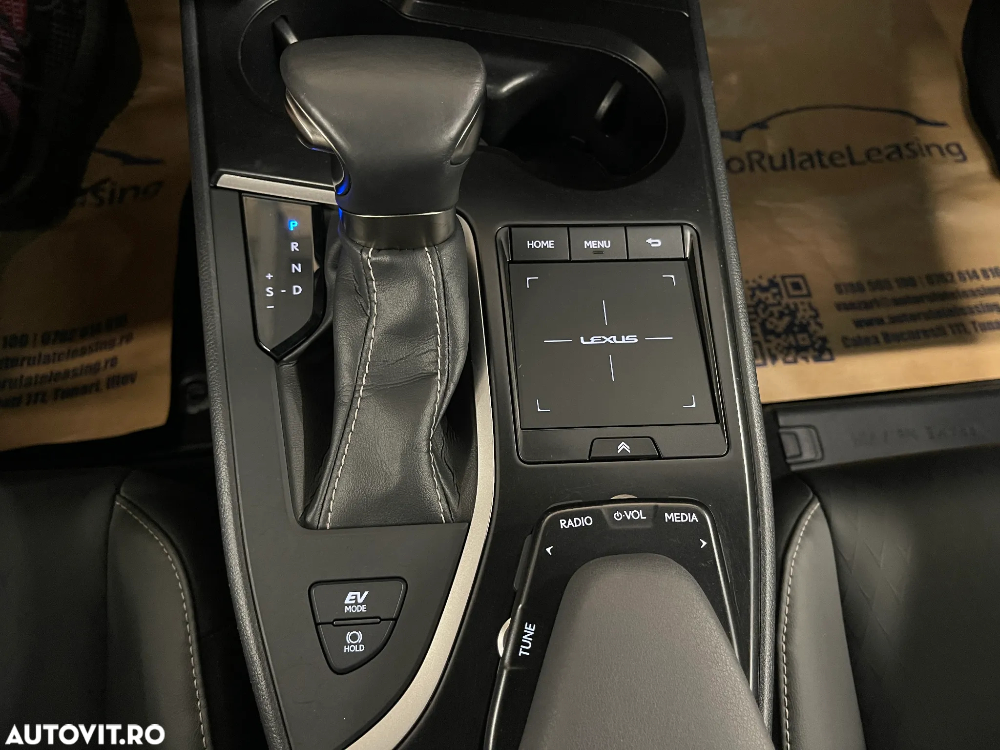 Lexus UX 250h (E-FOUR) Luxury Line - 22