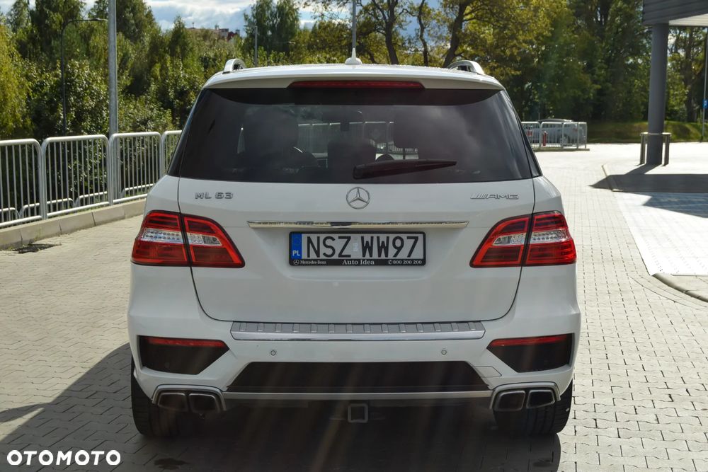 Mercedes-Benz ML 63 AMG 4Matic AMG SPEEDSHIFT 7G-TRONIC AMG Performance Package - 8