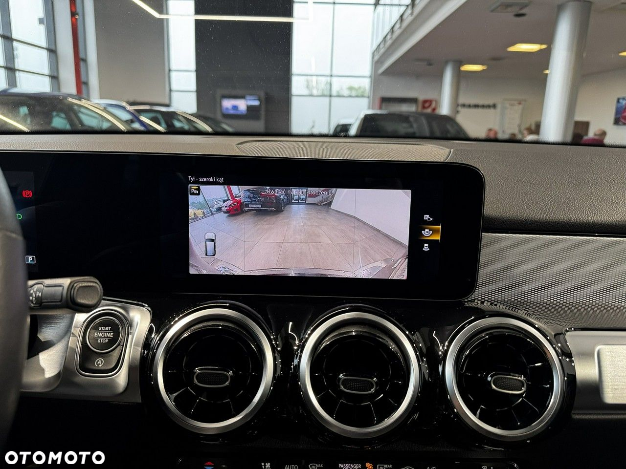 Mercedes-Benz GLB - 28