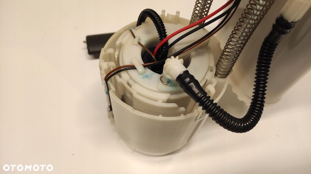 HYUNDAI I20 II POMPA PALIWA PŁYWAK 1.2 BENZYNA G4LA 31110-C8000 14-19 - 3