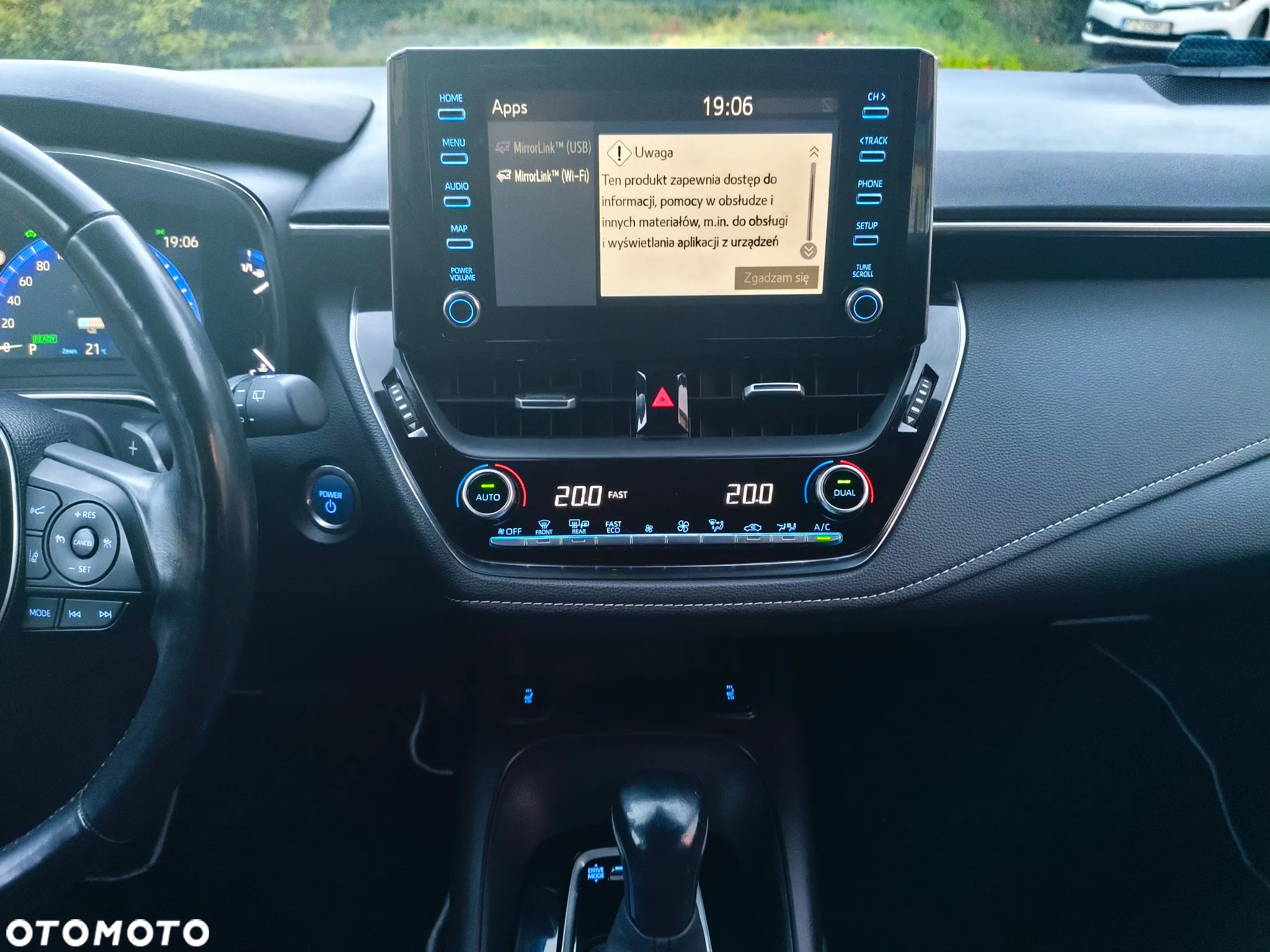 Toyota Corolla 2.0 Hybrid Trek - 35