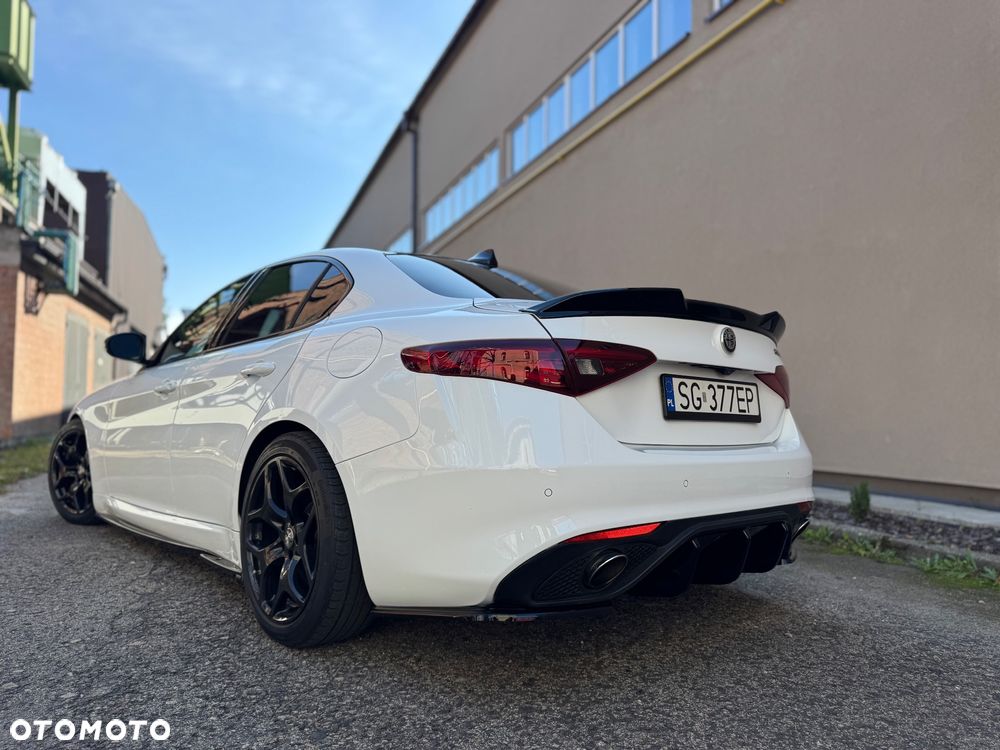Alfa Romeo Giulia - 9
