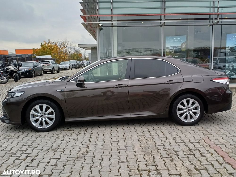 Toyota Camry 2.5 Hybrid Business - 4