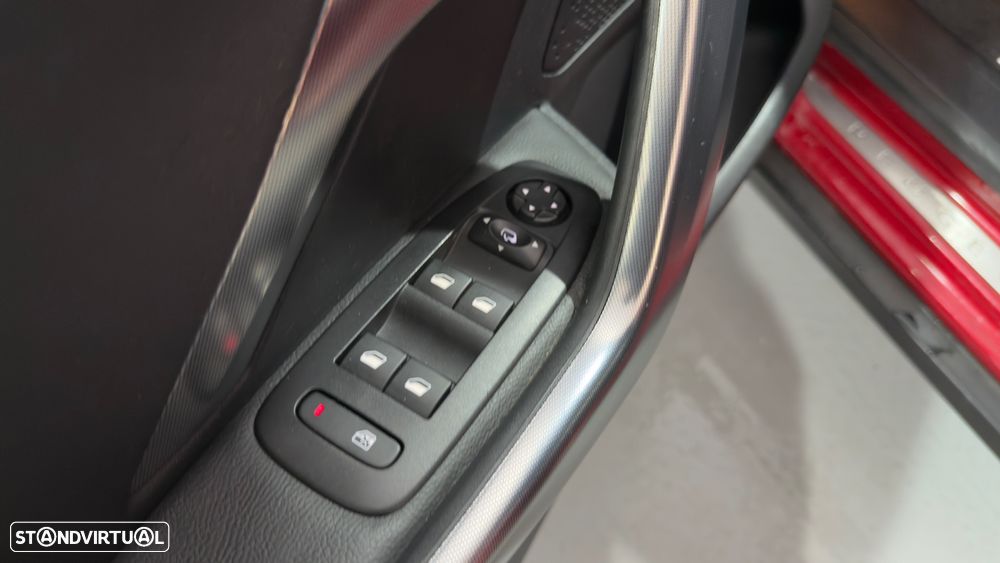 Peugeot 2008 1.2 PureTech Allure - 18