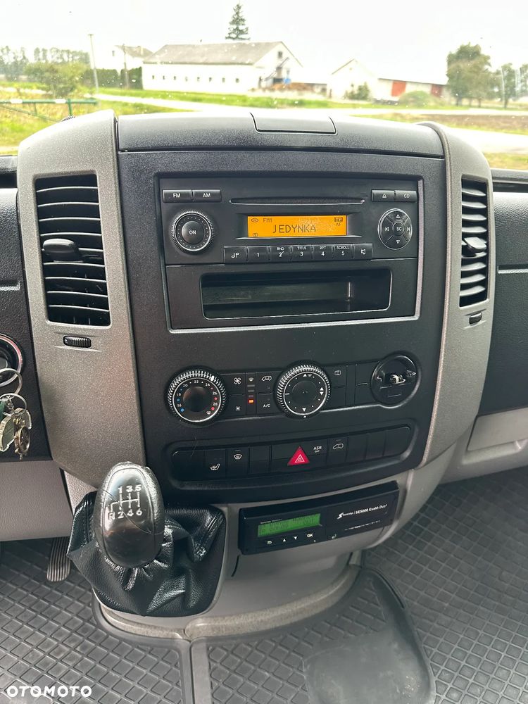 Mercedes-Benz Sprinter - 11