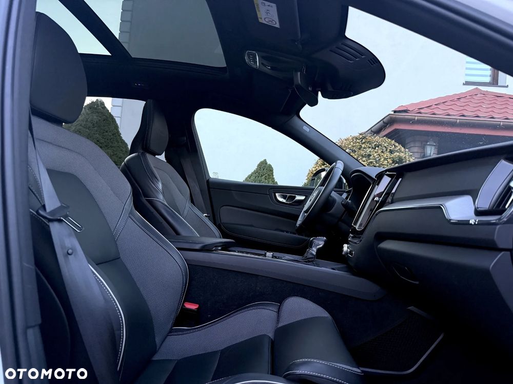 Volvo XC 60 B4 D Geartronic RDesign - 12