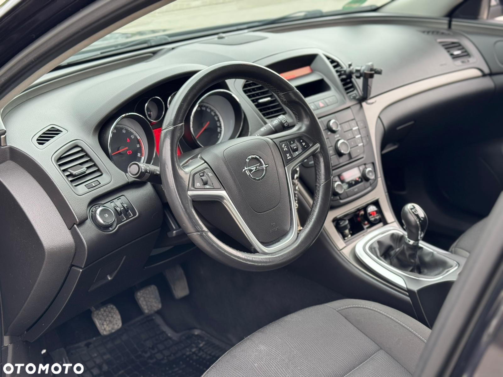 Opel Insignia 1.8 - 8