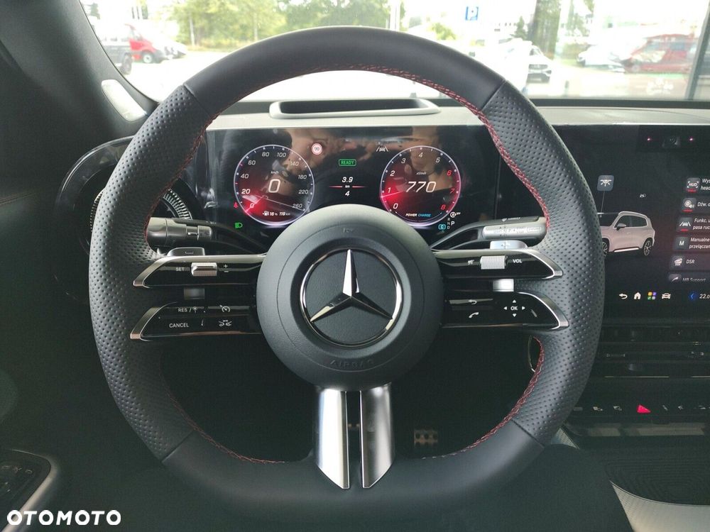 Mercedes-Benz GLB - 8