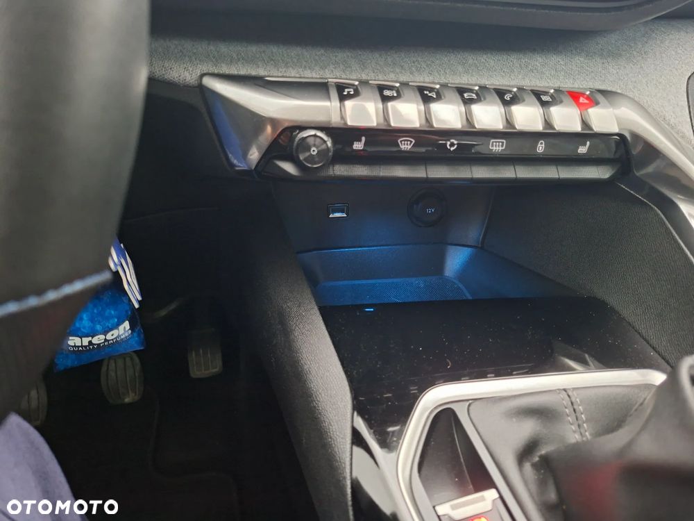 Peugeot 3008 1.2 PureTech GPF Allure S&S - 32